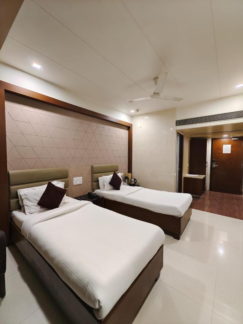 Tgv Hotel Ahmedabad Exterior photo