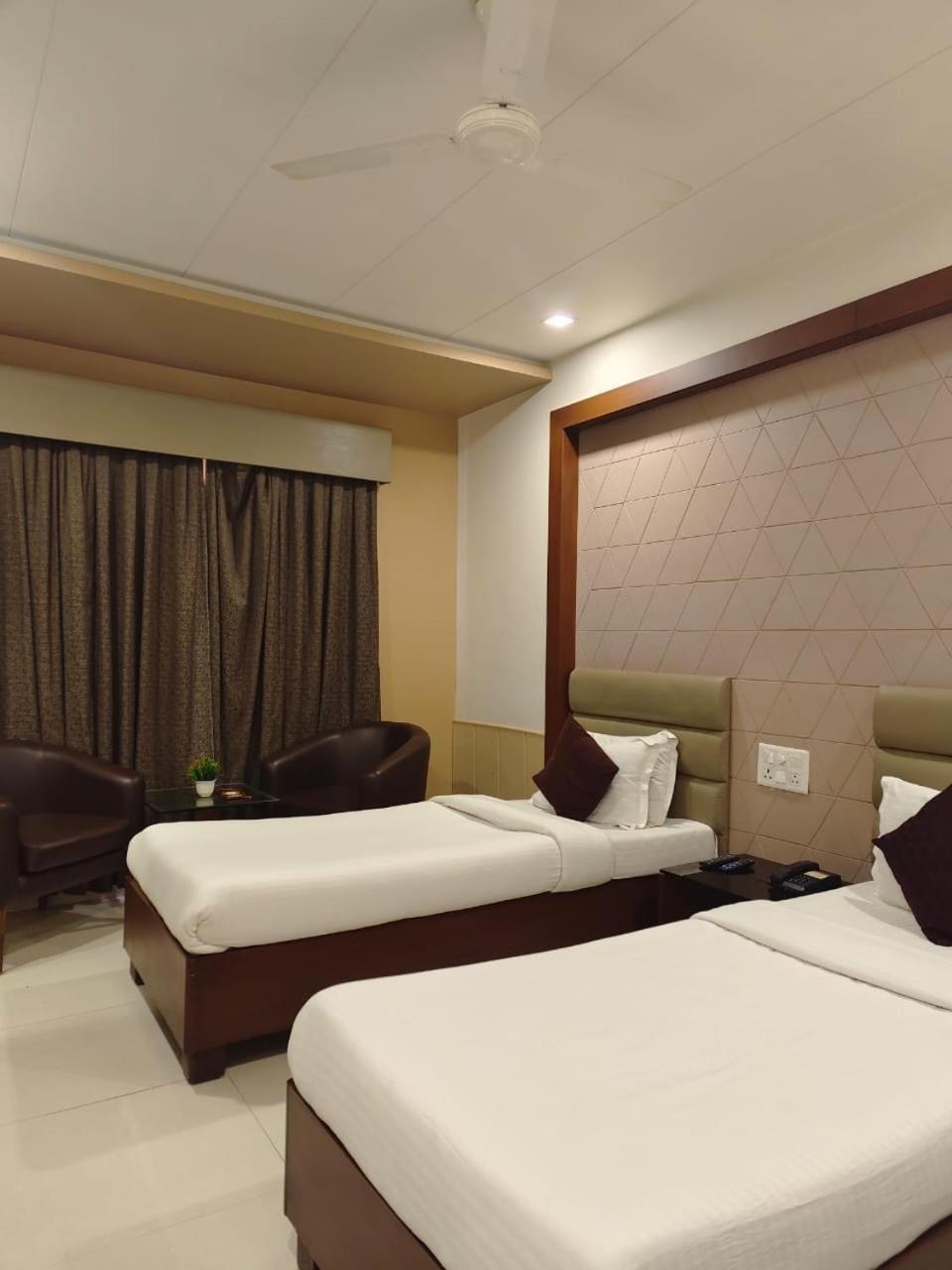 Tgv Hotel Ahmedabad Exterior photo